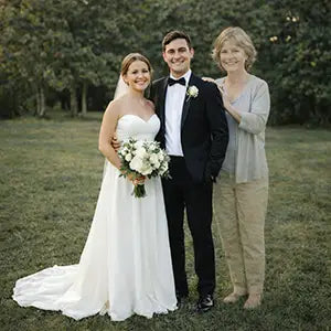 Example of adding a deceased mother to a wedding photo so she can be included.
